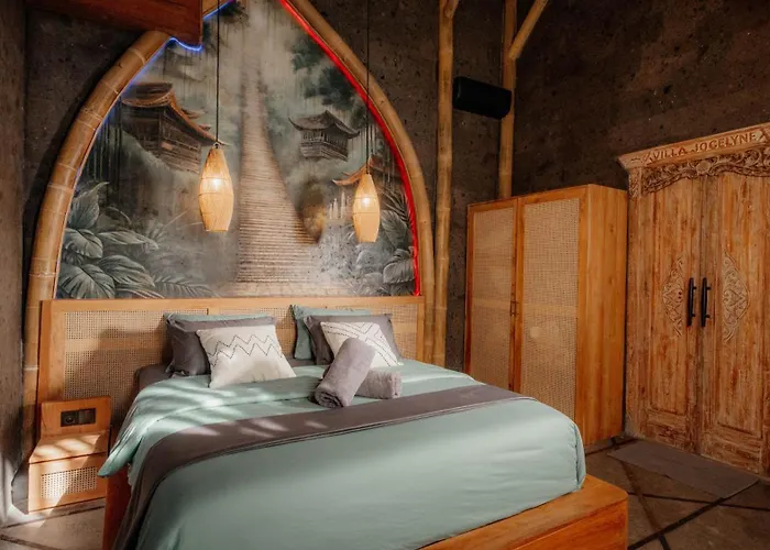Villa Jocelyne Luxurious Bamboo Ubud