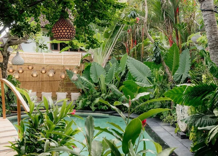 Jocelyne Luxurious Bamboo Villa *