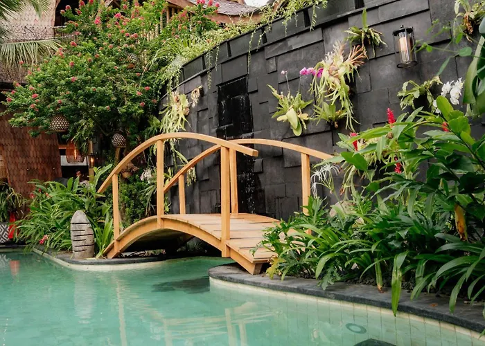 Jocelyne Luxurious Bamboo Villa Ubud